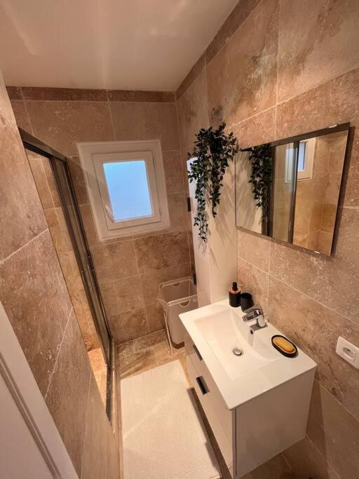Grand Appartement 3 Chambres A 300M De La Plage Sainte-Maxime Ngoại thất bức ảnh